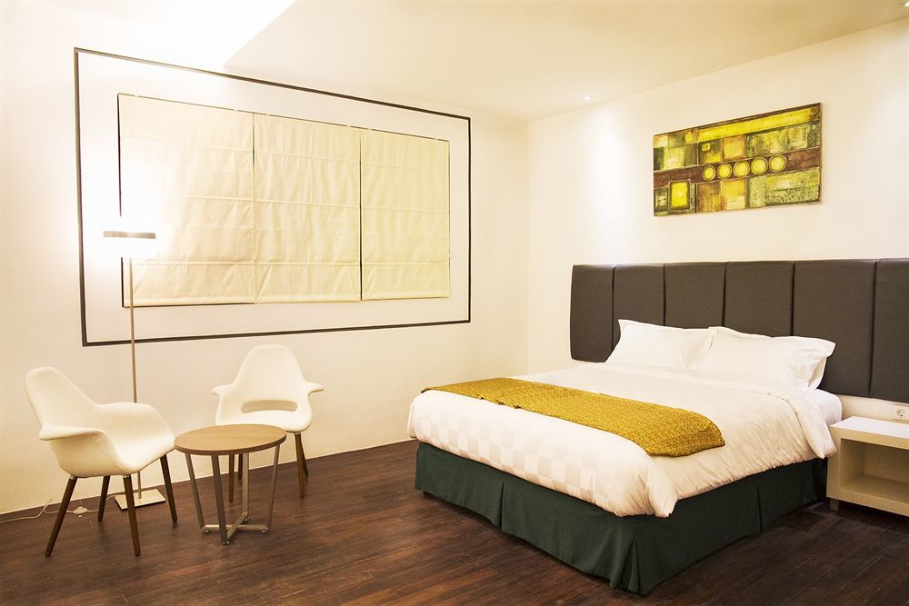 Arbor Biz Hotel Makassar Exterior photo