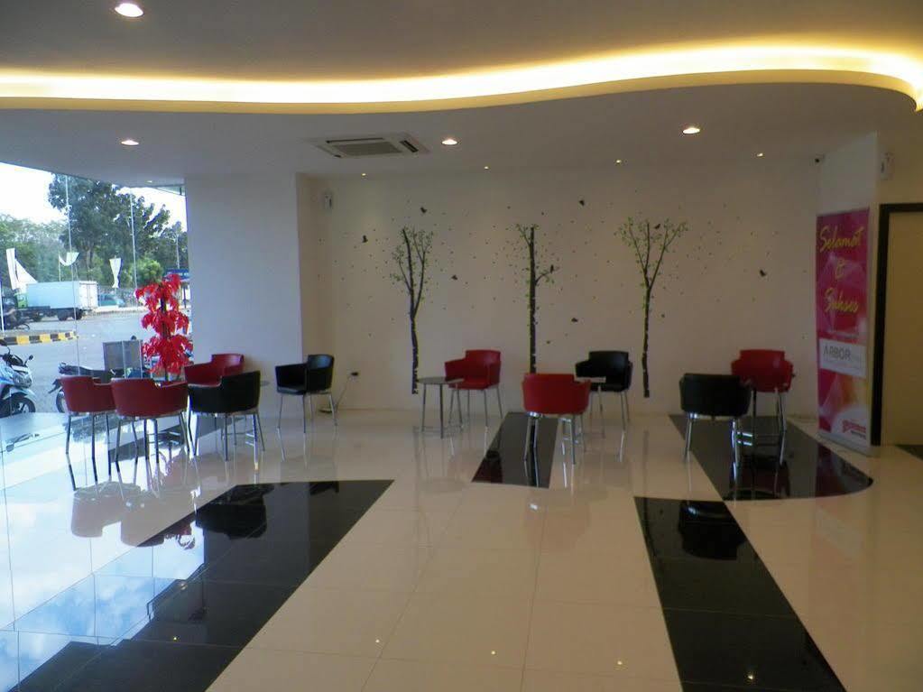 Arbor Biz Hotel Makassar Exterior photo